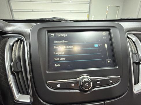 Used 2018 Chevrolet Malibu LT image 18