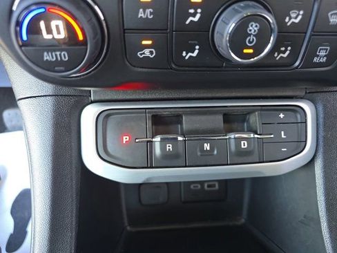 Used 2023 GMC Acadia SLE FWD image 29