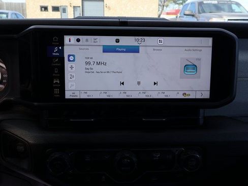 Used 2025 Jeep Gladiator Sport image 25