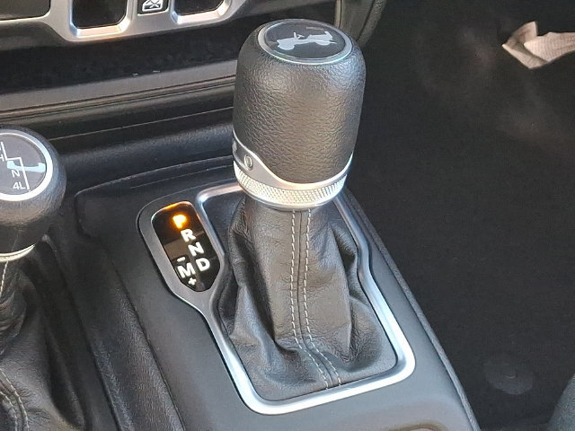 Used 2025 Jeep Wrangler Unlimited Sport AWD/4WD image 11