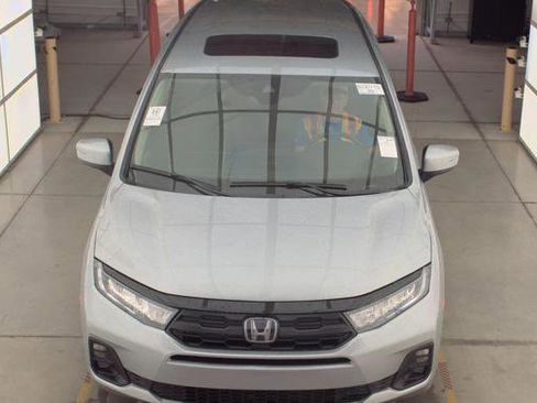 Used 2025 Honda Odyssey EX-L image 6