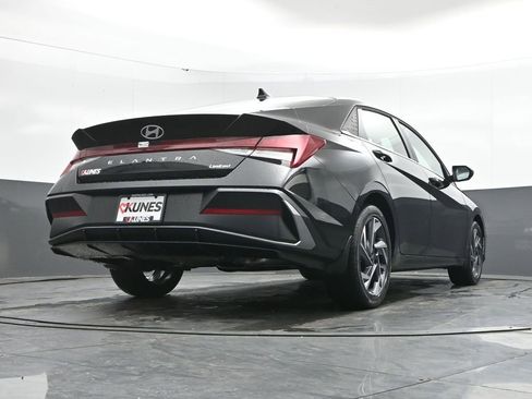 New 2026 Hyundai Elantra Limited FWD image 38