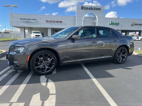 Used 2023 Chrysler 300 S RWD image 2
