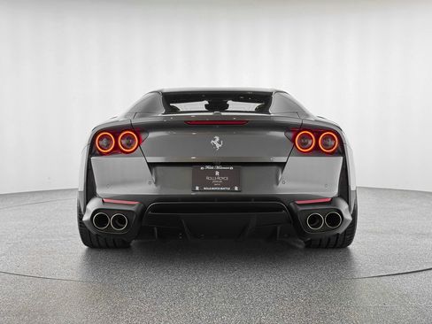 Used 2021 Ferrari 812 GTS image 5