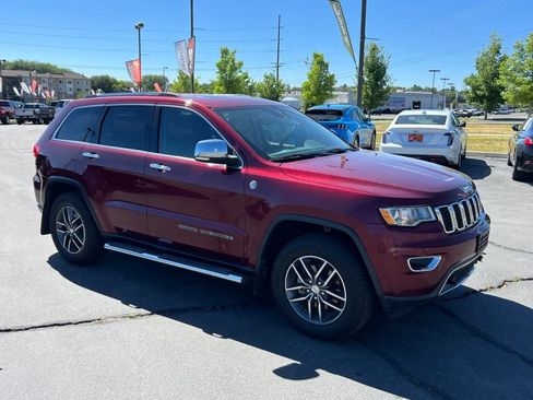 Used 2017 Jeep Grand Cherokee Limited AWD/4WD image 6