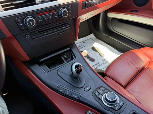 Used 2011 BMW M3 Convertible RWD image 8