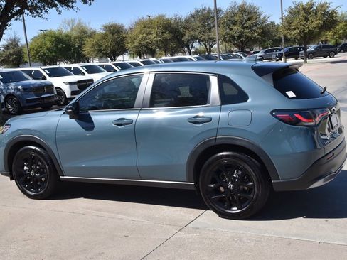 Used 2024 Honda HR-V Sport image 11