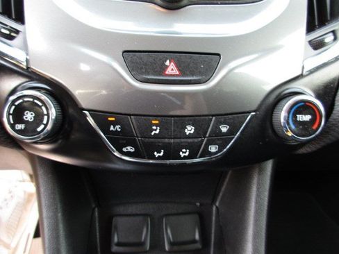 Used 2018 Chevrolet Cruze LT FWD image 24