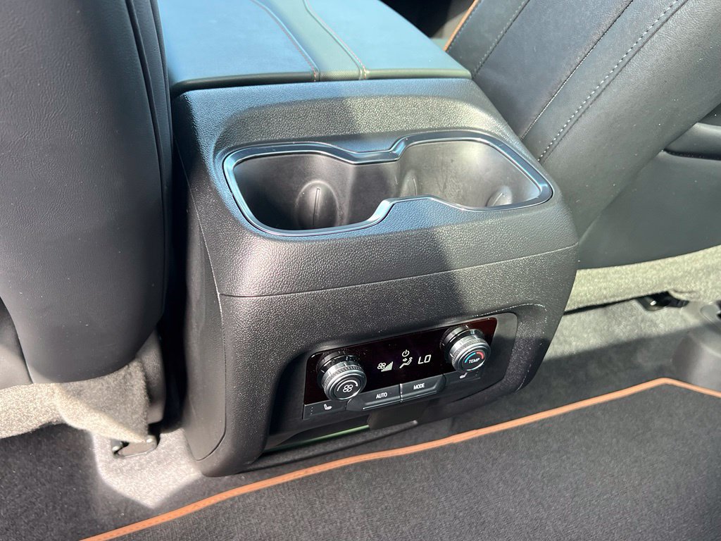 Used 2024 GMC Acadia AT4 w/ Luxury Package AWD/4WD image 18