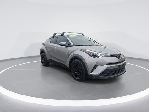 Used 2019 Toyota C-HR LE image 3