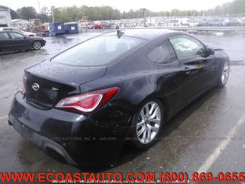 Used 2013 Hyundai Genesis 2.0T image 4