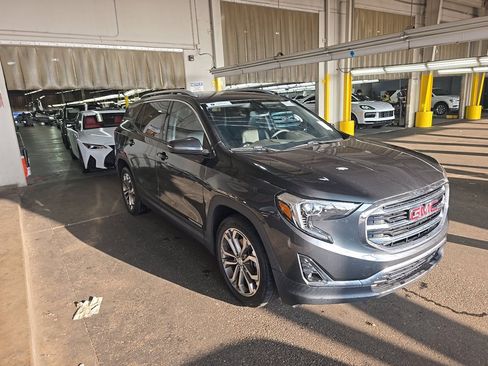 Used 2019 GMC Terrain SLT w/ Preferred Package FWD image 3