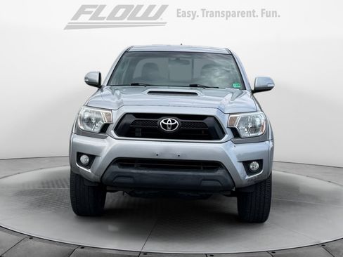 Used 2014 Toyota Tacoma 4x4 Access Cab V6 w/ TRD Sport Package image 2