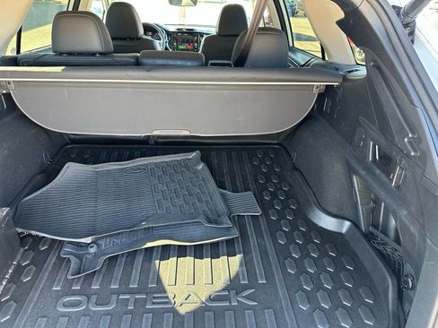 Used 2022 Subaru Outback Limited image 8