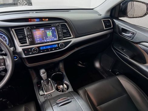 Certified 2019 Toyota Highlander XLE AWD/4WD image 20