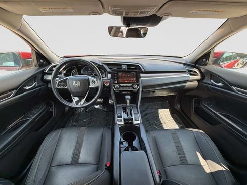Used 2019 Honda Civic Touring image 16