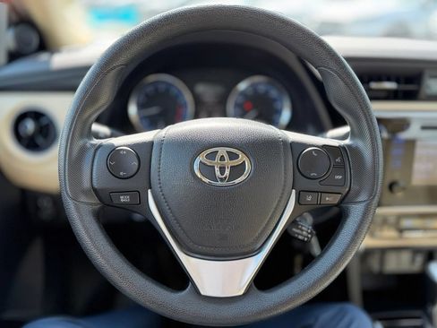 Used 2017 Toyota Corolla LE FWD image 6