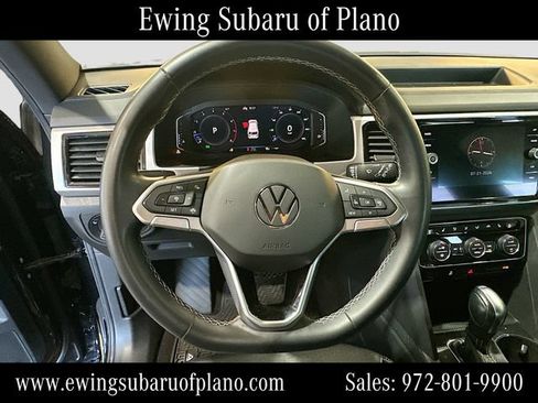 Used 2022 Volkswagen Atlas Cross Sport SE FWD image 11
