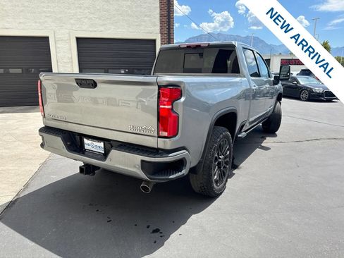 Used 2024 Chevrolet Silverado 2500 High Country w/ Technology Package AWD/4WD image 7