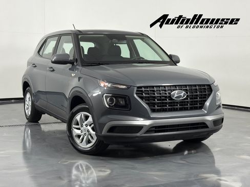 Used 2026 Hyundai Venue SE FWD image 1