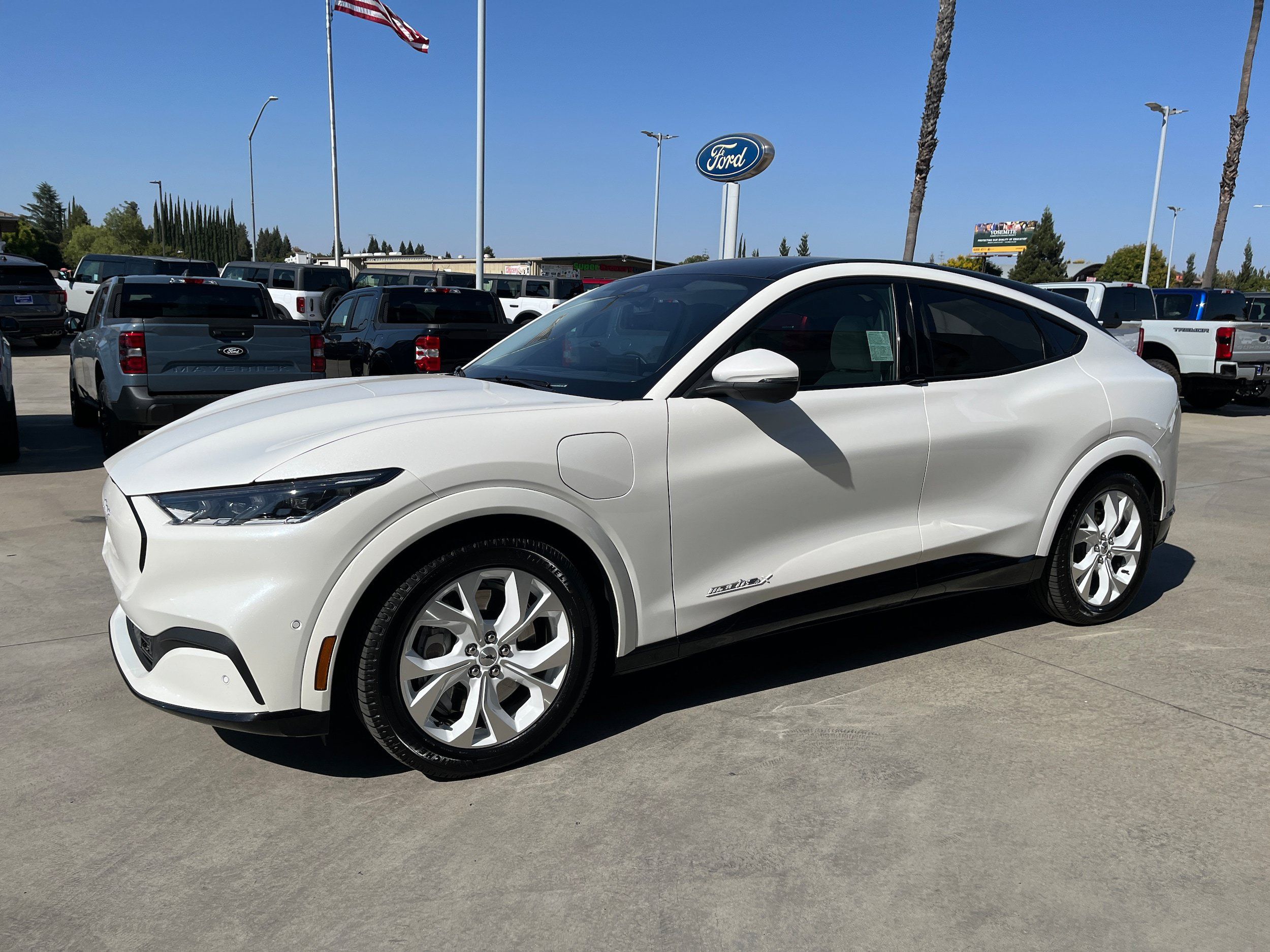 Certified 2022 Ford Mustang Mach-E Premium w/ Ice White Appearance Package AWD/4WD image 2