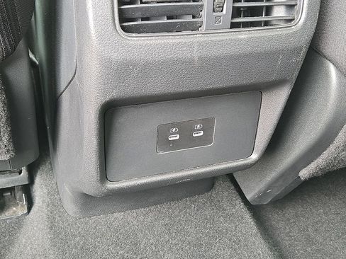 Used 2024 Nissan Rogue SV FWD image 16