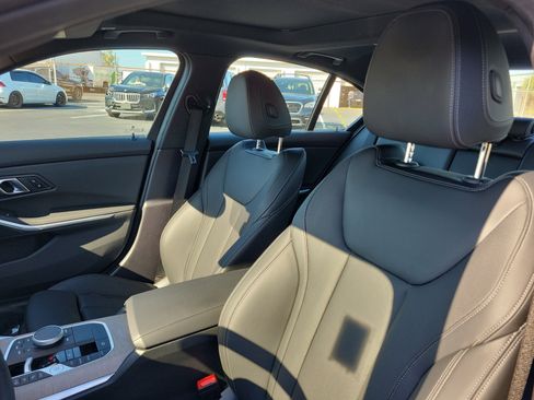 Certified 2025 BMW 330i Sedan image 21