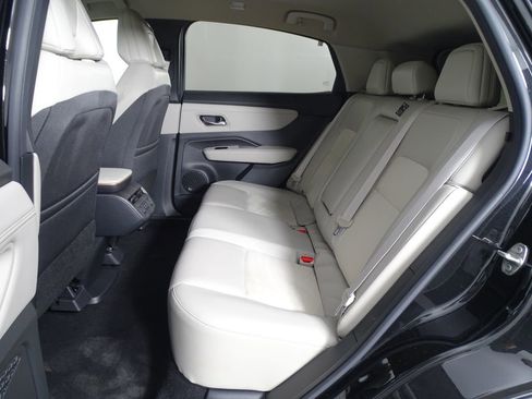 Used 2023 Nissan Ariya ENGAGE image 13