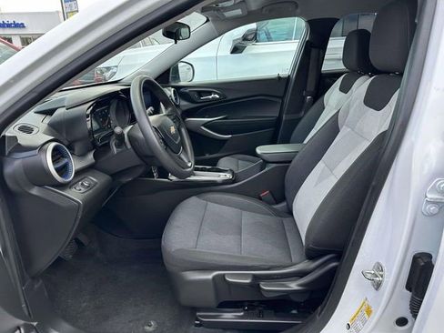 Certified 2024 Chevrolet Trax LS w/ Driver Confidence Package image 16