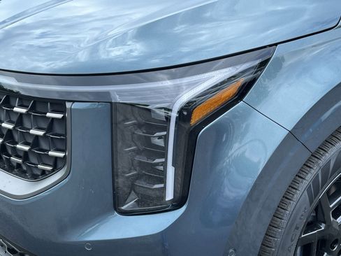 New 2026 Kia Carnival SX FWD image 21