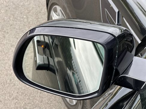 Used 2023 Land Rover Range Rover Sport SE Dynamic image 9