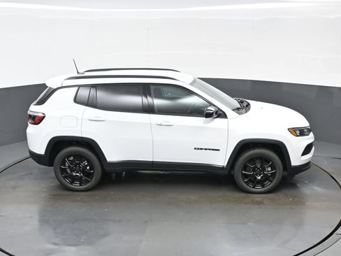New 2026 Jeep Compass Latitude AWD/4WD image 26