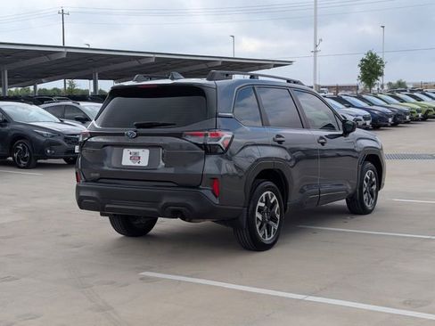 Certified 2025 Subaru Forester AWD/4WD image 5