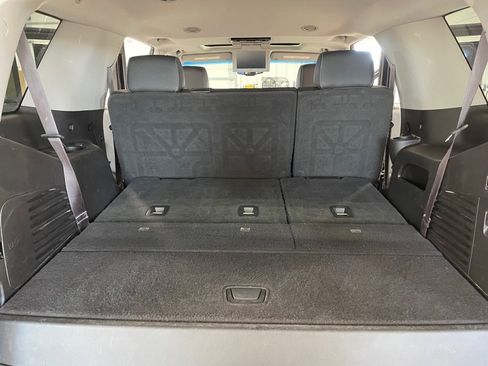 Used 2017 GMC Yukon SLT image 22