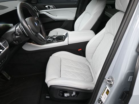 Used 2025 BMW X5 M60i image 5