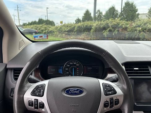 Used 2011 Ford Edge Limited w/ 302A Rapid Spec Order Code AWD/4WD image 11