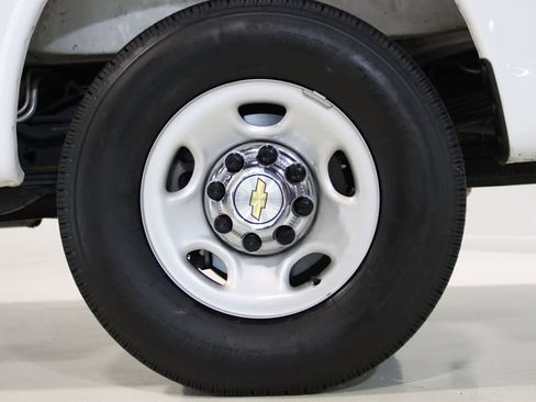 Used 2025 Chevrolet Express 3500 LT w/ LT Preferred Equipment Group image 68