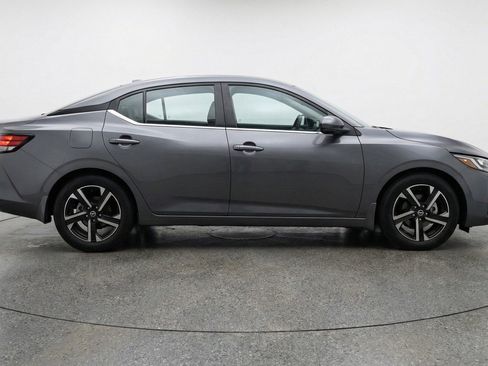 Used 2025 Nissan Sentra SV FWD image 11