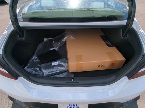 Used 2025 Genesis G70 3.3T Advanced image 13