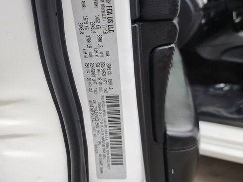 Used 2019 Jeep Grand Cherokee Altitude RWD image 41