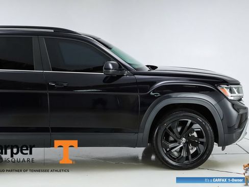 Used 2023 Volkswagen Atlas SE w/ Black Wheel Package FWD image 12