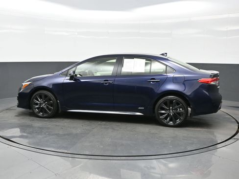 Used 2024 Toyota Corolla SE image 3