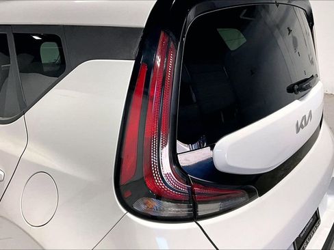 Used 2025 Kia Soul LX image 38