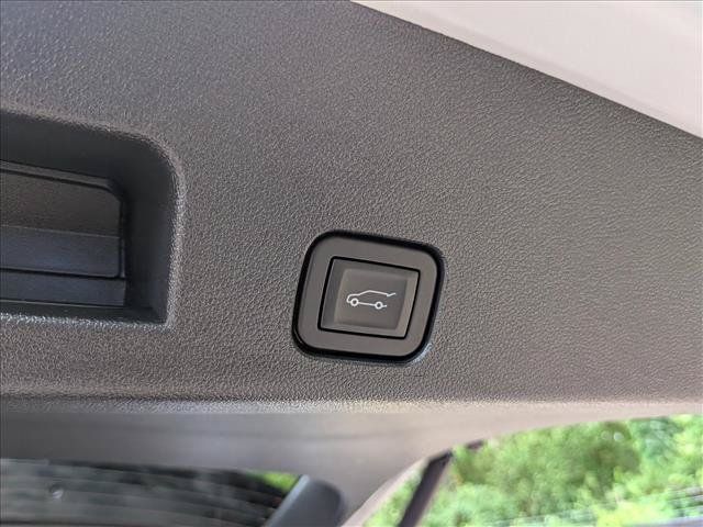 Used 2025 GMC Acadia Denali FWD image 23