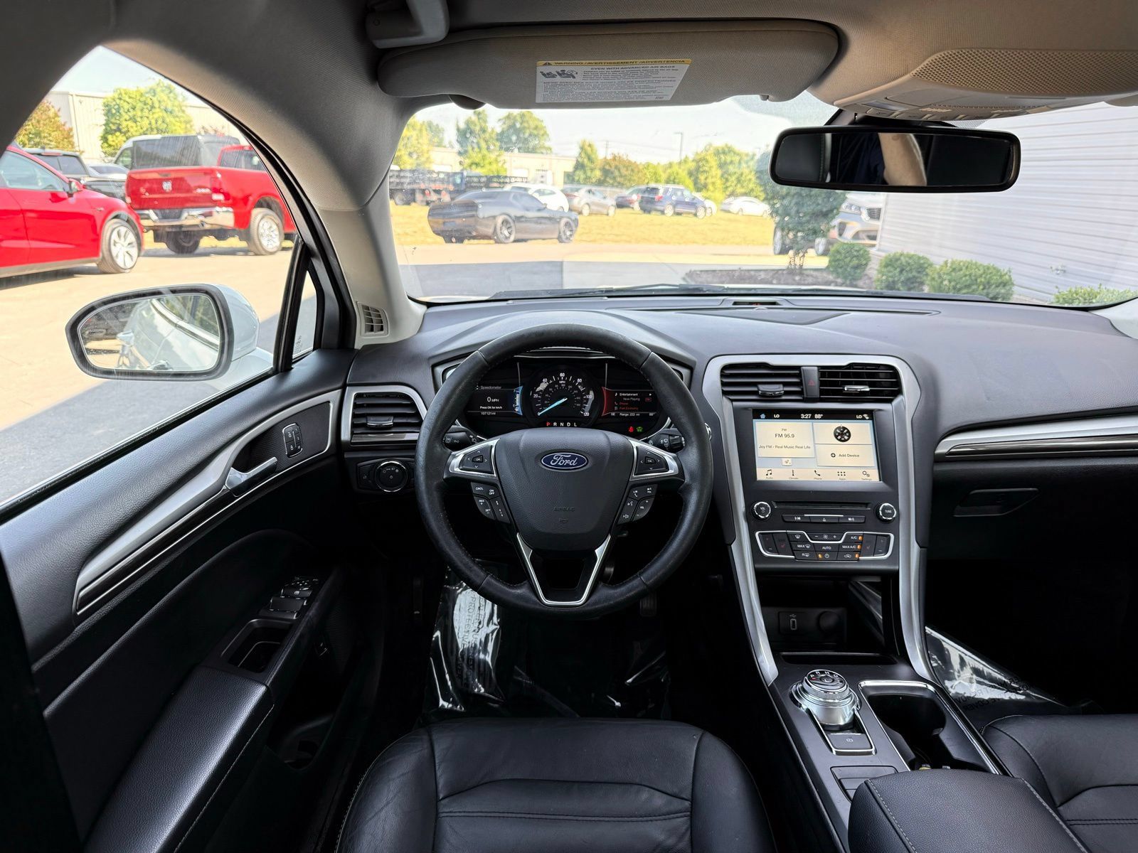 Used 2018 Ford Fusion SE w/ Equipment Group 602A FWD image 25