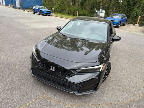 Used 2025 Honda Civic Sport image 3