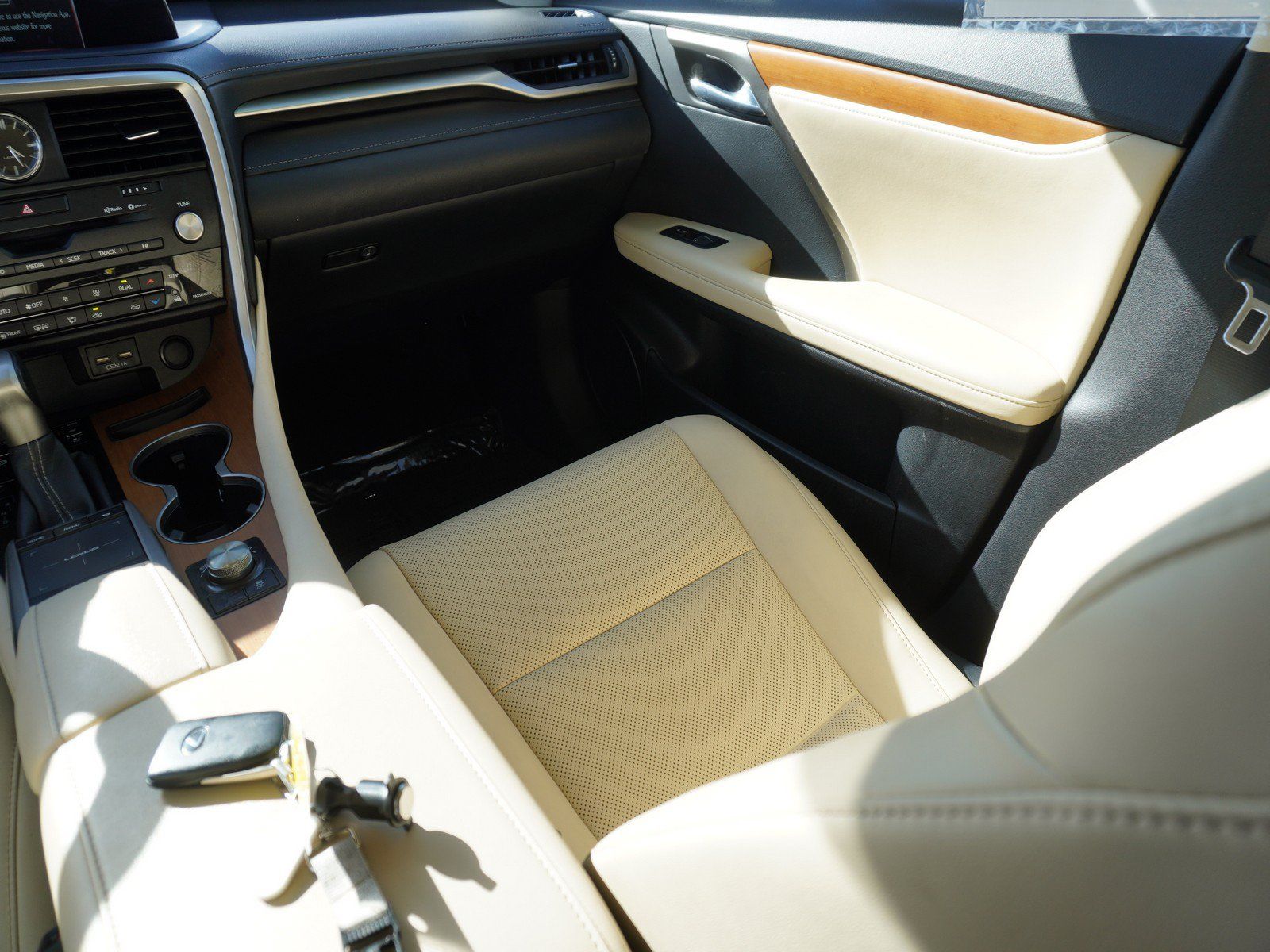 Used 2022 Lexus RX 350 FWD w/ Premium Package image 17