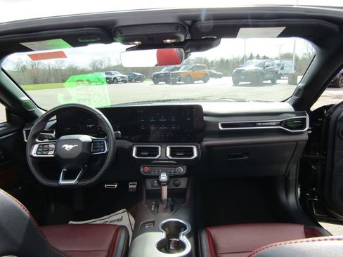 Used 2025 Ford Mustang GT Premium RWD image 15