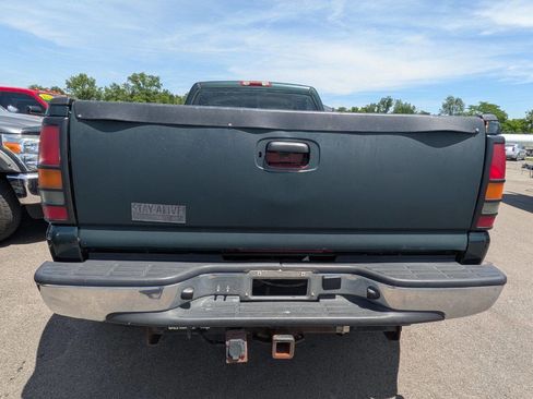 Used 2005 Chevrolet Silverado 3500 LS w/ Heavy-Duty Power Package AWD/4WD image 5