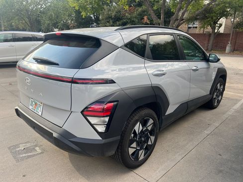 Used 2025 Hyundai Kona SEL FWD image 4